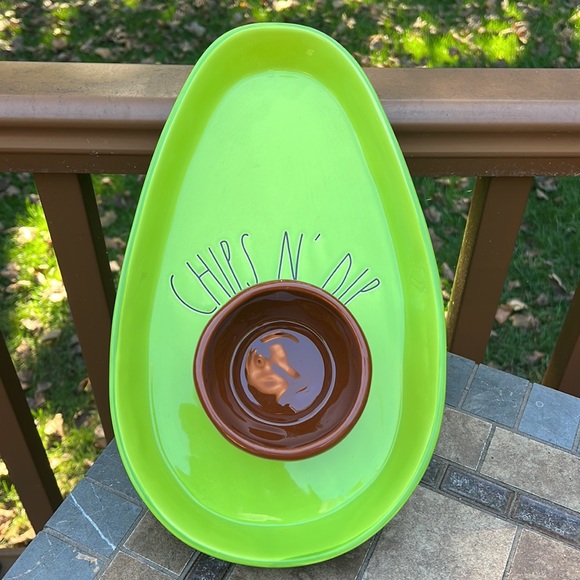 New Avocado shaped Rae Dunn Chips & Dip serving platter - Picture 5 of 6